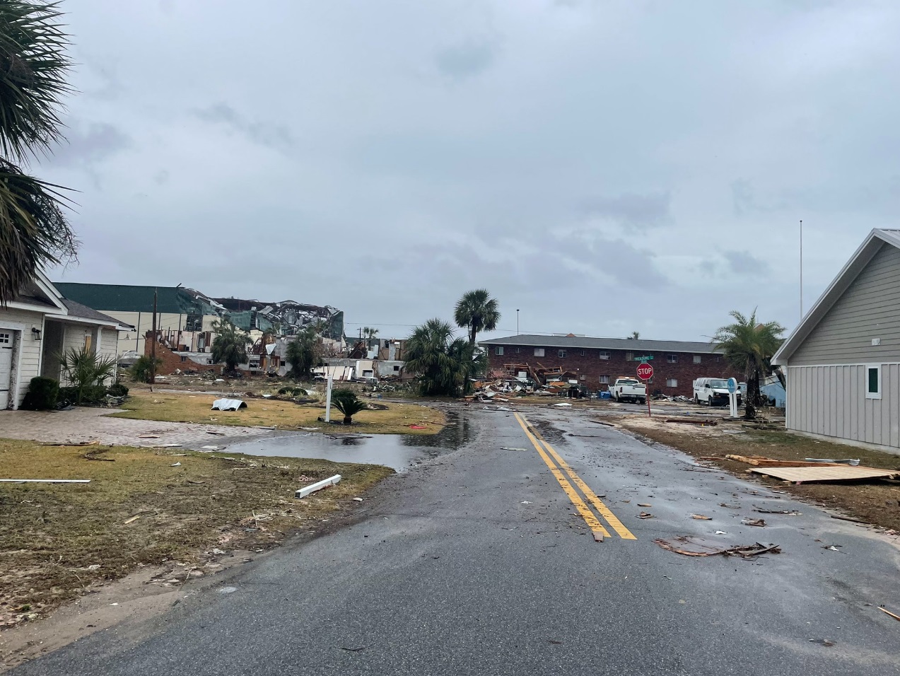 PHOTO 3 Angles Of Severe Tornado Damage On Thomas Drive In Panama City ...