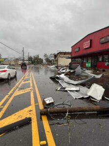 PHOTO Businesses Are Still Standing In Cottonwood Alabama After Tornado Hit