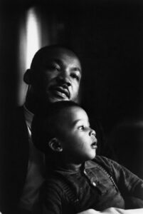 PHOTO MLK Holding Dexter King When He Was Young