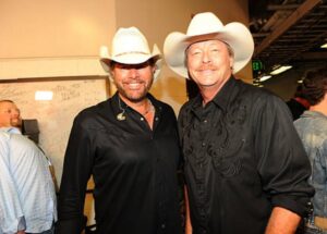 PHOTO Alan Jackson With Toby Keith Before He Died