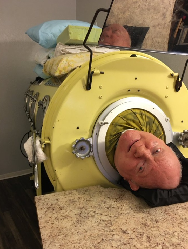 PHOTO Paul Alexander In An Iron Lung And Using The Smallest Pillow To ...