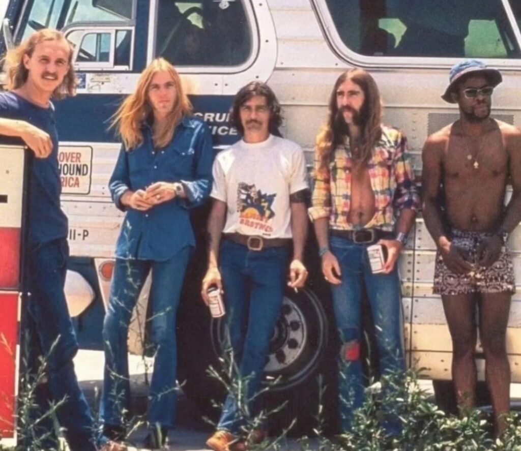 PHOTO Dickey Betts With The Allman Brothers Band On The Road In 1972 On ...