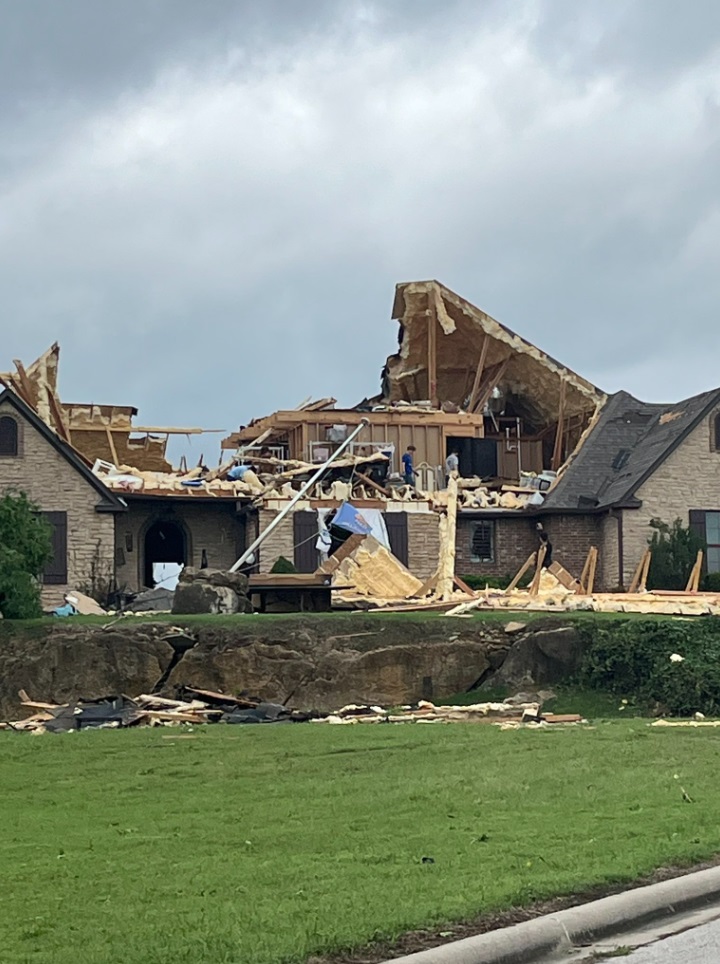 PHOTO Very Nice Neighborhood In Ardmore Oklahoma Had Serious Tornado ...