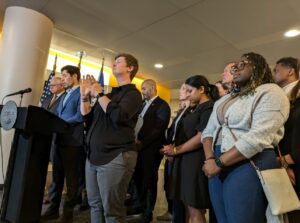 PHOTO Minneapolis Mayor Jacob Frey Memorializes Officer Jamal Mitchell