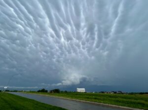 PHOTO Nobody On The Road In Des Moines Iowa After Tornado Hit Was Spooky