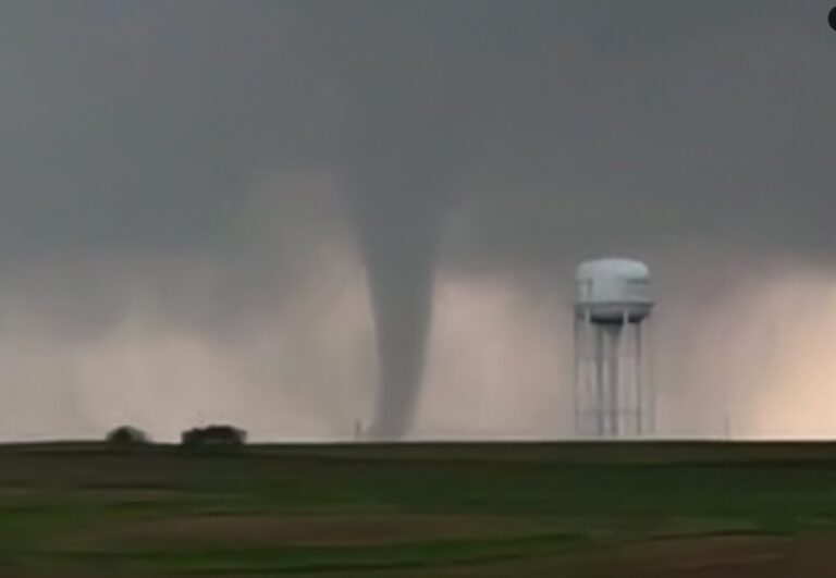 PHOTO Red Oak Iowa Tornado Almost Hit Water Tank In Town