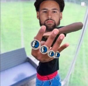 PHOTO Klay Thompson After Scoring A Bucket On Draymond Wearing His 4 Championship Rings