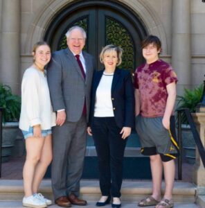 PHOTO Tim Walz Looks Like He Has An Awfully Nice Family