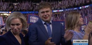 PHOTO Tim Walz' Son Pointing That's My Dad Despite Having Non-Verbal Learning Disorder