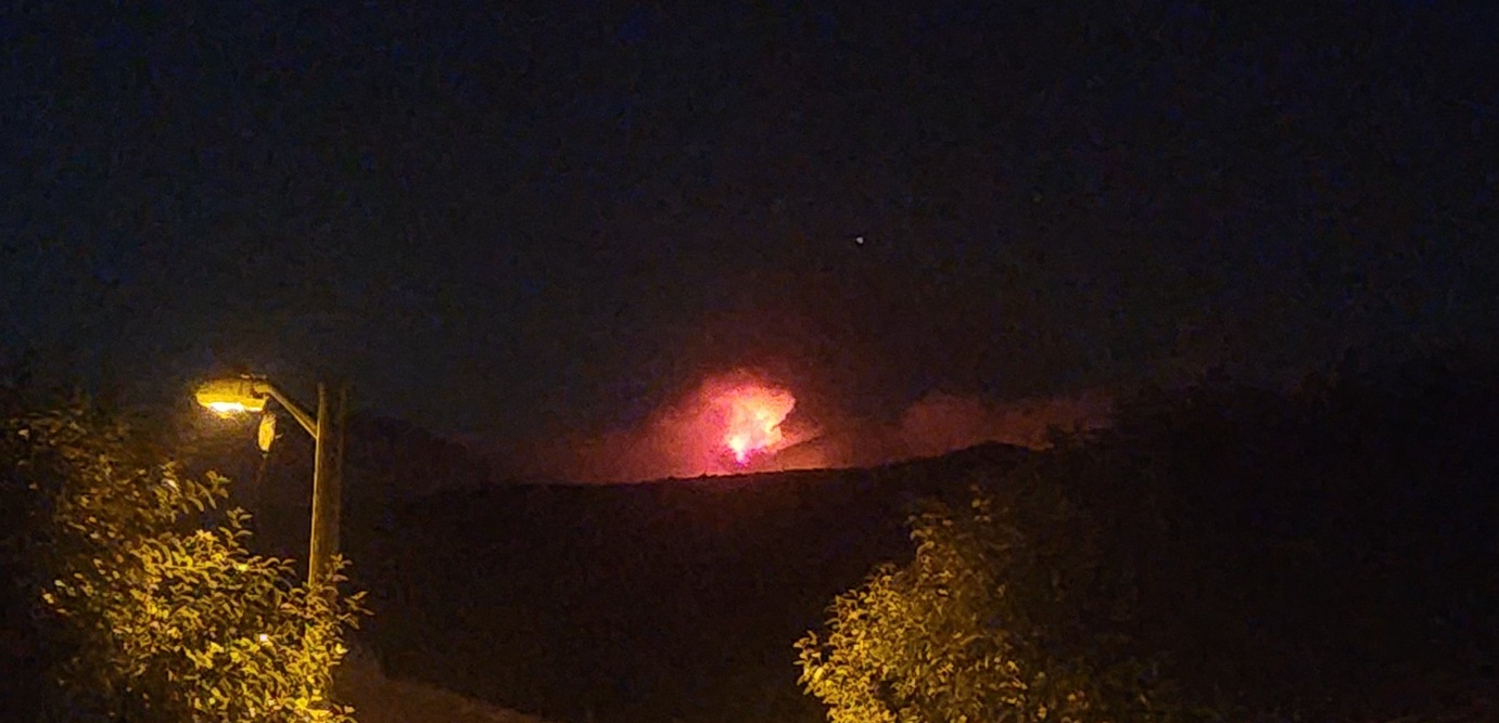 PHOTO Flames From Airport Fire At The Top Of Modjeska Peak Just Flared ...