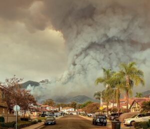 PHOTO Homes In Rancho Santa Margarita Just Holding On For Dear Life With Fire Approaching Neighborhoods