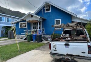 PHOTO Ryan Wesley Routh Had Both CampBox And Biden Harris Bumper Sticker On His Beat-up Truck