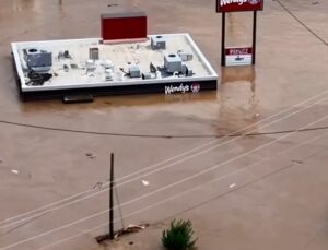 PHOTO Wendy's Restaurant In Asheville NC Completely Underwater Up To The Roof