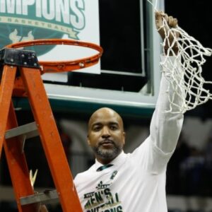 PHOTO Amir Abdur-Rahim Cutting Down The Nets