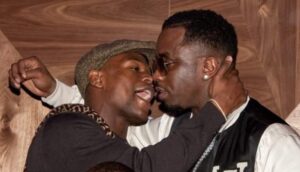 PHOTO Floyd Mayweather Kissing P Diddy On The Lips