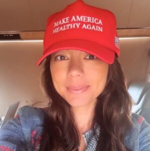 PHOTO Nicole Shanahan Wearing A Make America Great Again Hat