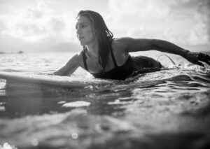 PHOTO Tulsi Gabbard Looking Hot Surfing In The Ocean With Wet Hair