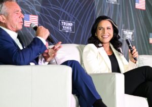 PHOTO Tulsi Gabbard Winking At RFK Jr