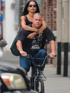 PHOTO Zoë Kravitz Holding On Tight While Riding Bike With Channing Tatum