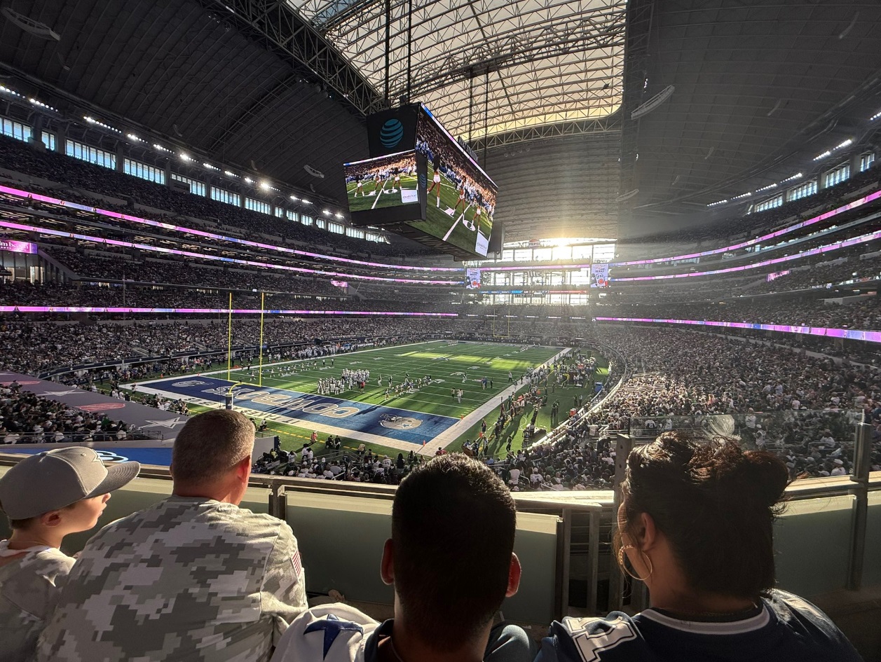 PHOTO Close Up Of How Much Sun Shines Into AT&T Stadium During Cowboys ...