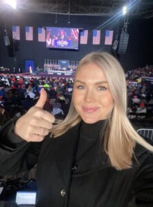 PHOTO Karoline Leavitt Giving Thumbs Up At Trump Rally