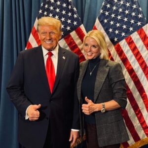 PHOTO Pam Bondi Giving Thumbs Up With Donald Trump