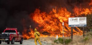 PHOTO Lake Hills Community Church In Castaic California Is At Risk Of Burning Down By Hughes Fire