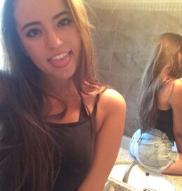 PHOTO Ashley St Clair Showing Off A Great View Of That Ass In Mirror Selfie