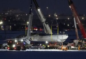 PHOTO Crews At Pearson International Airport Show They Are Now Removing Parts Of The Wreckage Of Delta Flight 4819