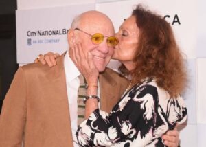 PHOTO Barry Diller's Wife Kissing Him On His Bald Head Instead Of His Lips Because He's Gay