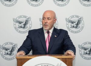 PHOTO Bernie Kerik Speaking At New York Young Republicans Club