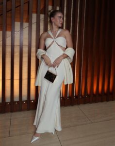 PHOTO Emilie Kiser In A White Grammys Dress
