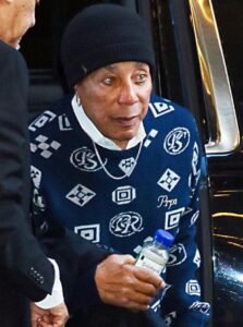 PHOTO Smokey Robinson Drinking Smoothies