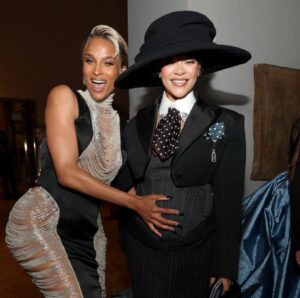 PHOTO When Rihanna's Baby Bump Was Really Showing At Met Gala
