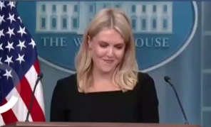 PHOTO Karoline Leavitt Smug Smirk During Press Briefing