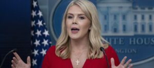 PHOTO Karoline Leavitt Throwing Her Hands Up In The Air Like She's Very Important