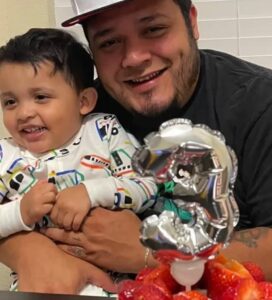 PHOTO Kilmar Abrego Garcia Looking Innocent Holding His Child