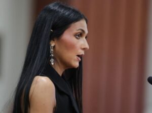 PHOTO Alivea Goncalves Looking Hot In Court With Dark Hair