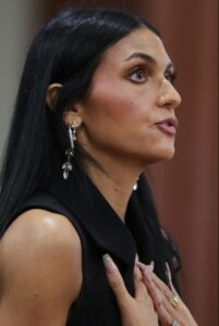 PHOTO Close Up Of Alivea Goncalves' Earrings