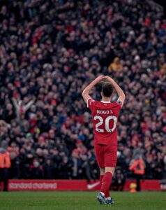 PHOTO Diogo Jota Holding Up Heart Symbol With His Hands