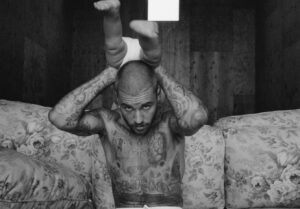 PHOTO Justin Bieber Letting His Son See What It Is Like To Fly