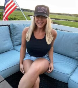 PHOTO Karoline Leavitt Wearing A Republicans Are Hotter Hat