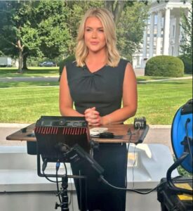 PHOTO Karoline Leavitt's Eyes Sparkling In The Camera Outside The White House