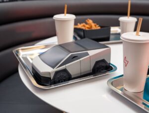 PHOTO Of Cybertruck Burger Boxes At Tesla Diner