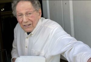 PHOTO Tom Lehrer Looked Very Old For 97