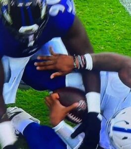 PHOTO Anthony Richardson's Finger Just Dangling In Pain After Snapping It In Half