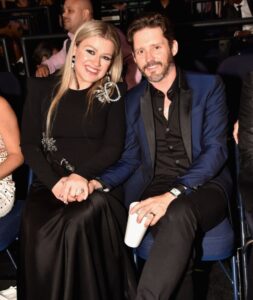 PHOTO Brandon Blackstock Holding Hands With Kelly Clarkson