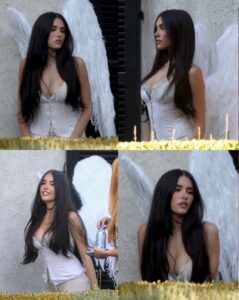 PHOTO Justin Herbert Letting Madison Beer Touch The D Before They Get Into The Car Together