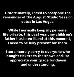 PHOTO Kelly Clarkson Postponed The Rest Of Her August Shows 2 Days Before Brandon Blackstock Died