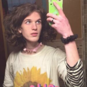 PHOTO Robin Westman Wearing Pink Choker Necklace In Bathroom Selfie